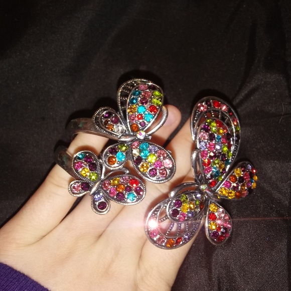 Vintage Butterfly Bracelet - Picture 5 of 5